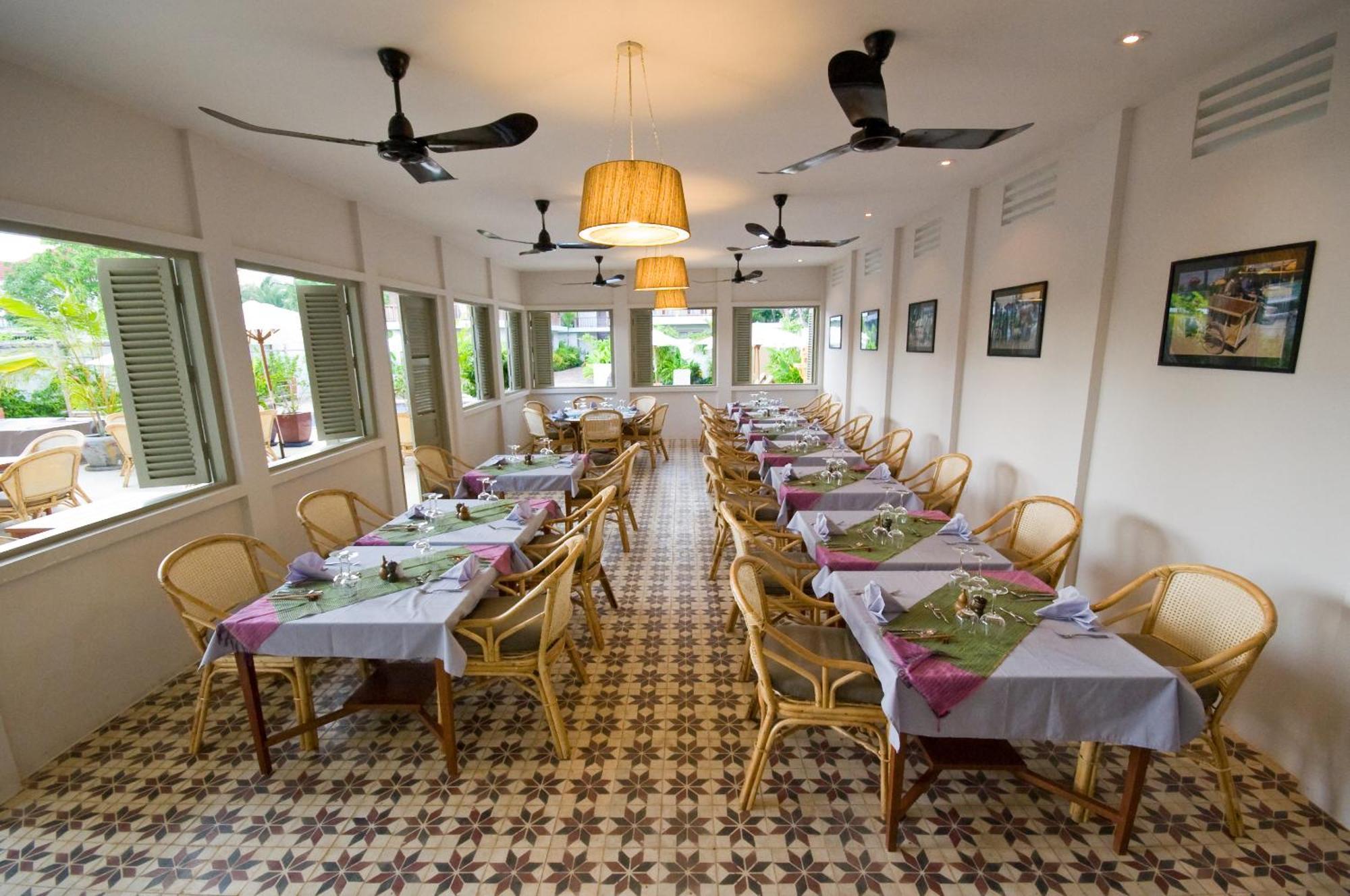Bambu Hotel Battambang Exterior foto