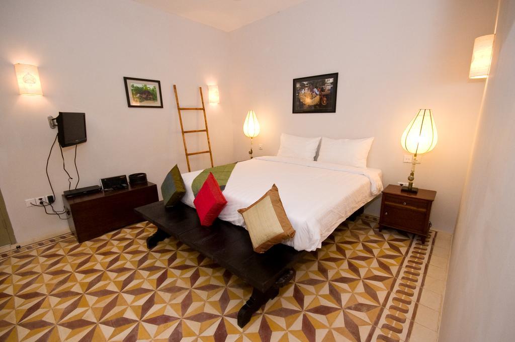 Bambu Hotel Battambang Exterior foto