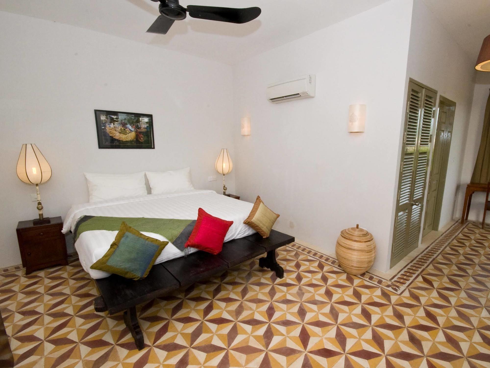 Bambu Hotel Battambang Exterior foto