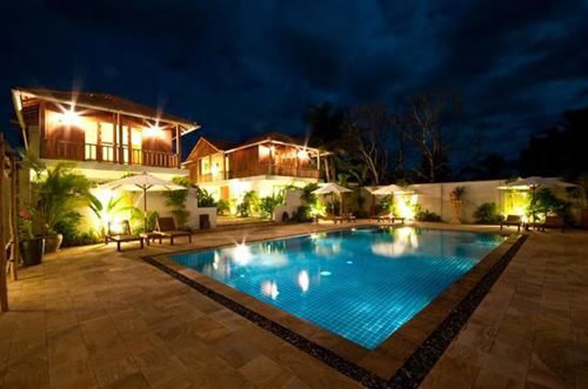 Bambu Hotel Battambang Exterior foto