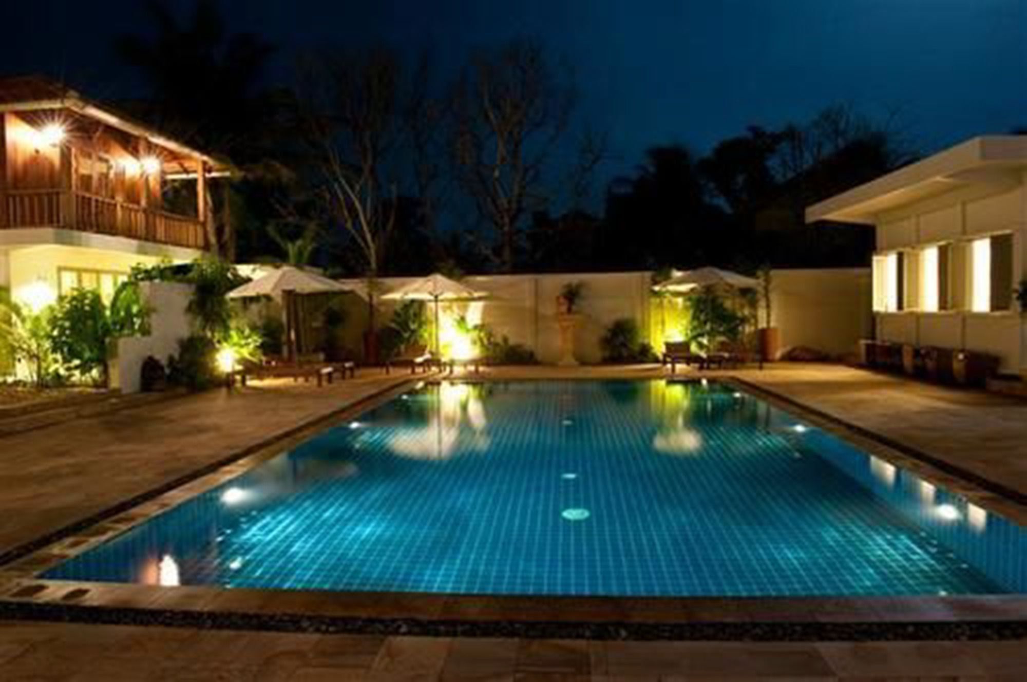 Bambu Hotel Battambang Exterior foto
