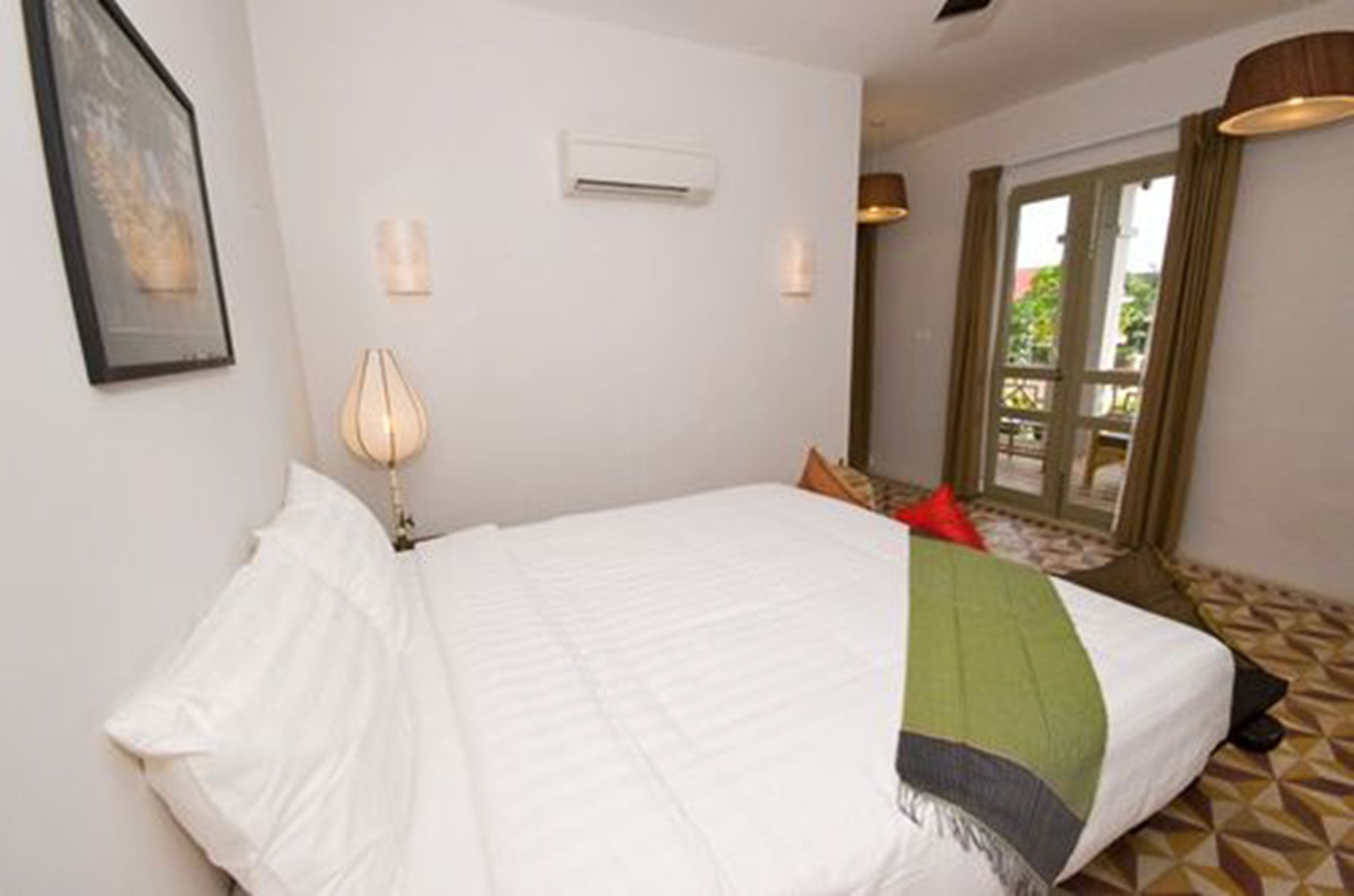 Bambu Hotel Battambang Exterior foto