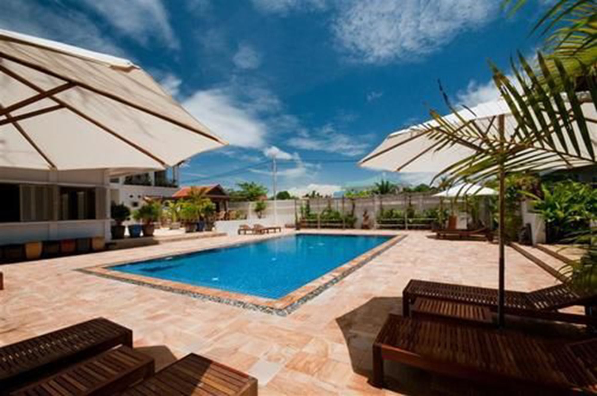 Bambu Hotel Battambang Exterior foto