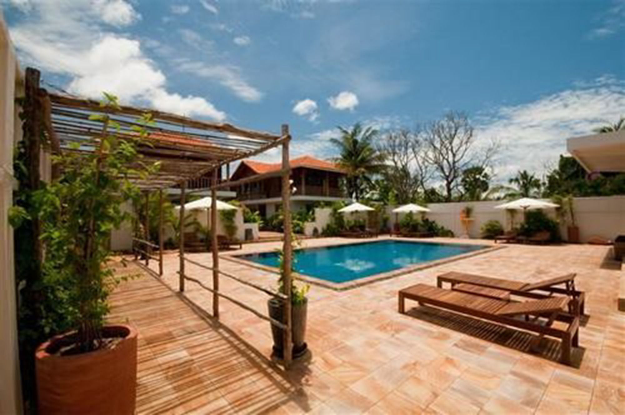 Bambu Hotel Battambang Exterior foto